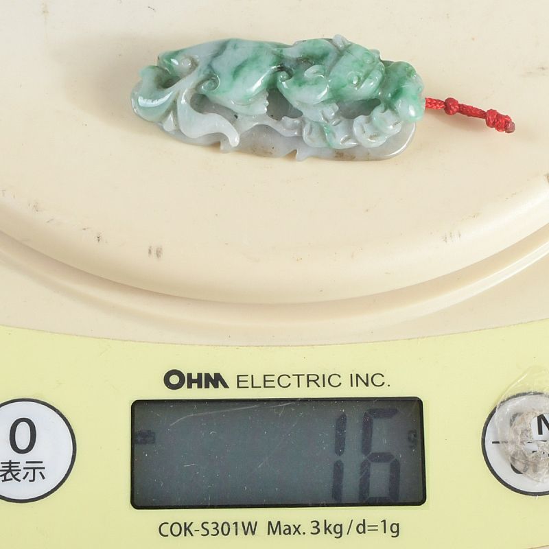 中国 玉石翡翠玉彫刻 獅子 根付 鑑定書付 C S22 - メルカリ