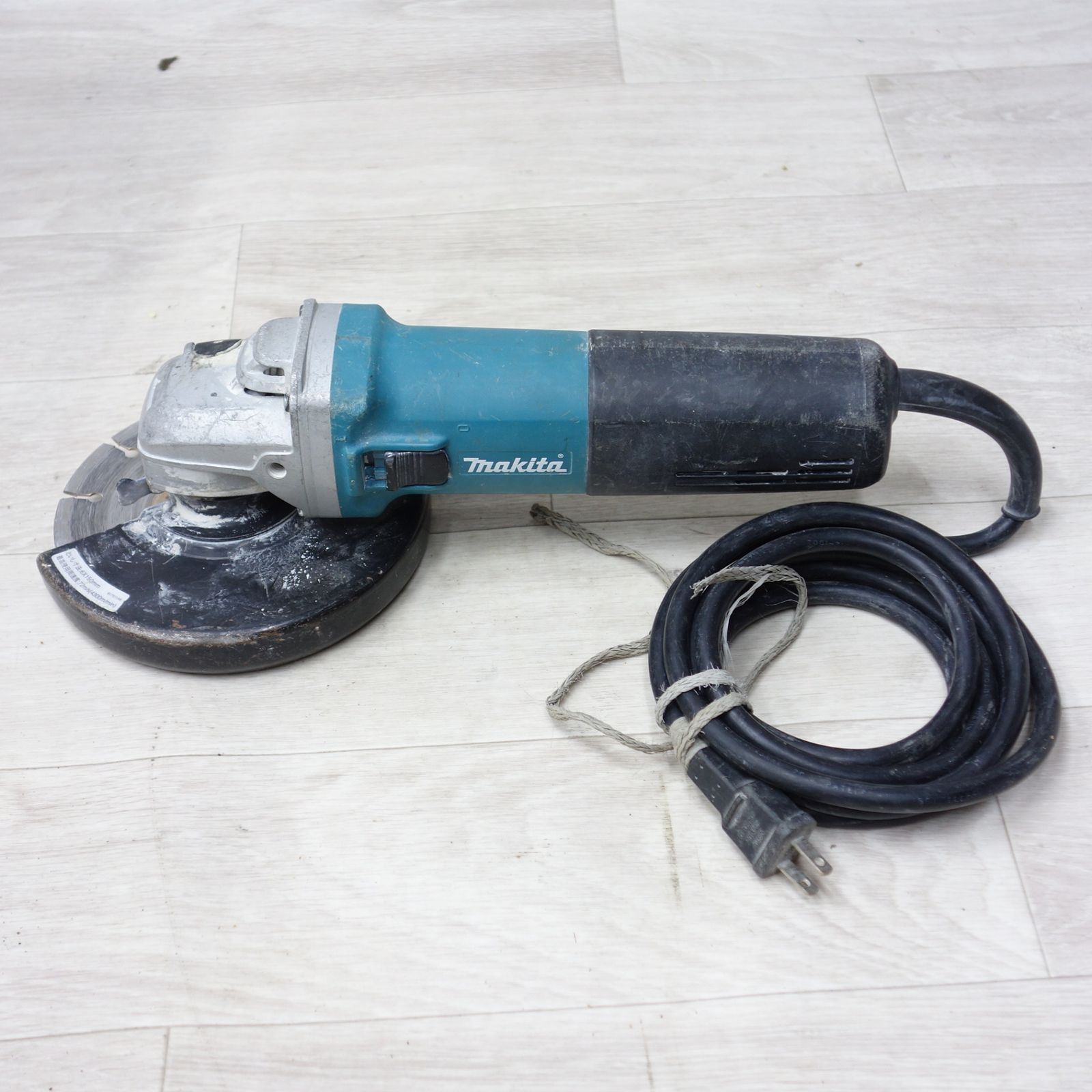 送料無料] ◇マキタ 150mm 電子 ディスク グラインダ 100V 9566CV 