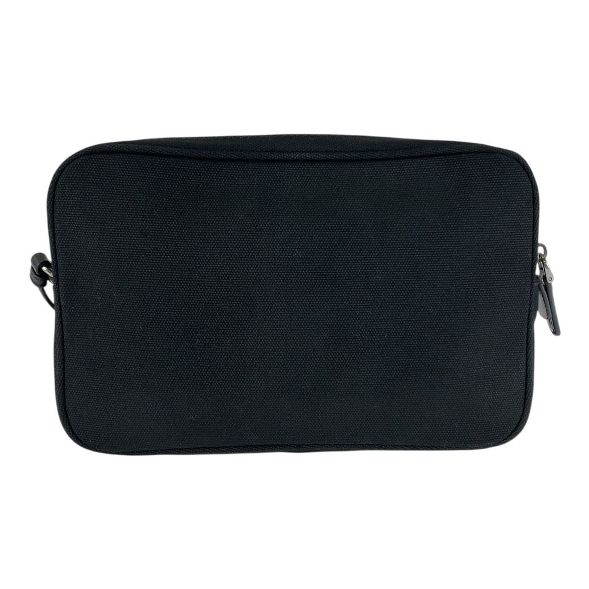 美品 プラダ ロゴ キャンバス ポーチ クラッチ バッグ ブラック 黒. 美品 PRADA プラダ ブラック 黒 シルバー金具 キャンバス/レザー