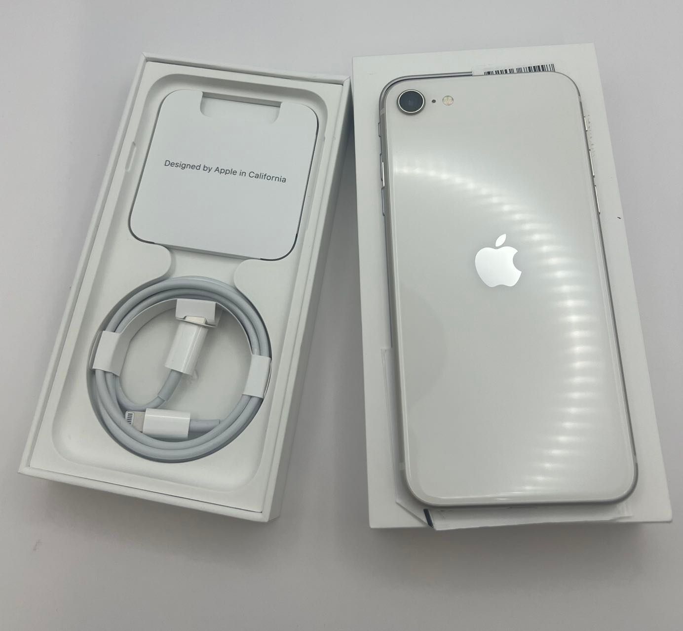 未使用近い iPhone SE (第 3 世代) 64GB ホワイト - AppleCare