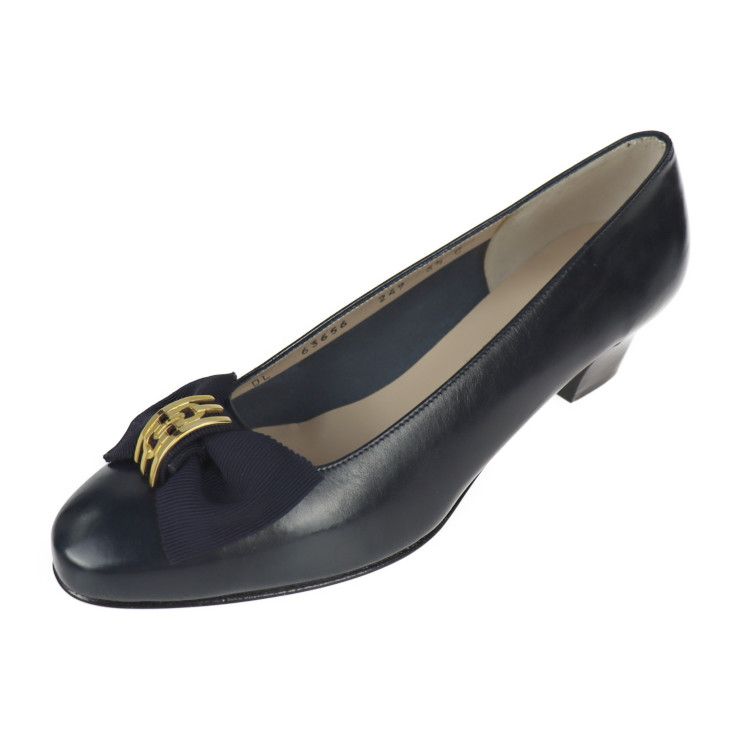 フェラガモ　パンプス　ブラック Salvatore Ferragamo サルヴァトーレ フェラガモ パンプス 63656