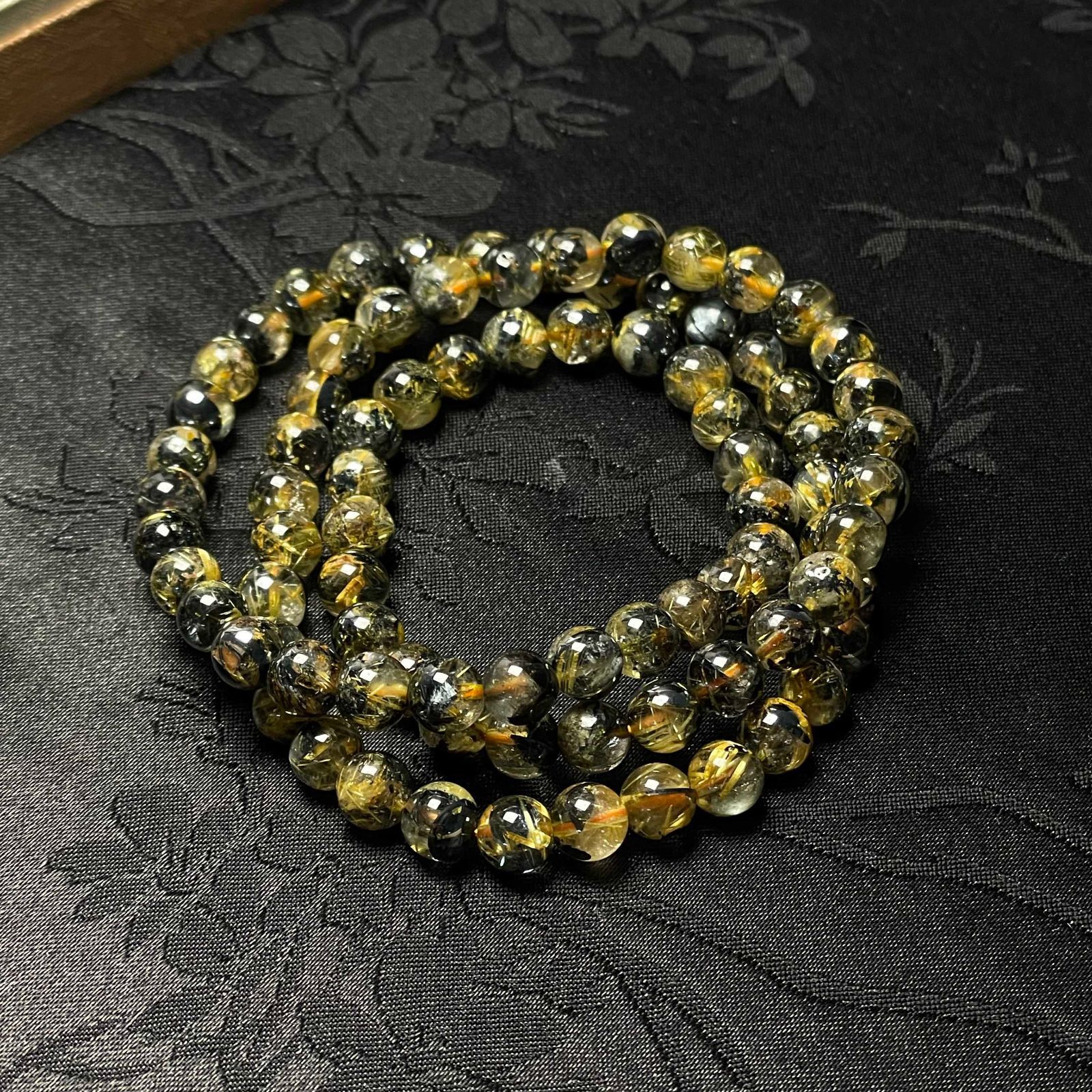 EU製 太陽花タイチンルチル 黄金針水晶 金運 開運 ゴールド 3本巻きブレス パワーストーン プレゼント 6.3-6.9mm ZB9383