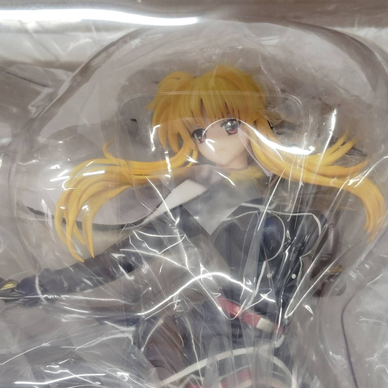 魔法少女リリカルなのは Force フェイト・T・ハラオウン 1/8 フィギュア Amazon.co.jp: 魔法少女リリカルなのは StrikerS フェイト・T
