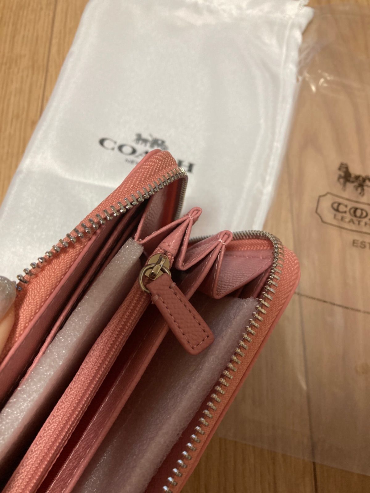 人気の福袋 出産祝いなども豊富 新品、未使用 新品coachコーチ長財布
