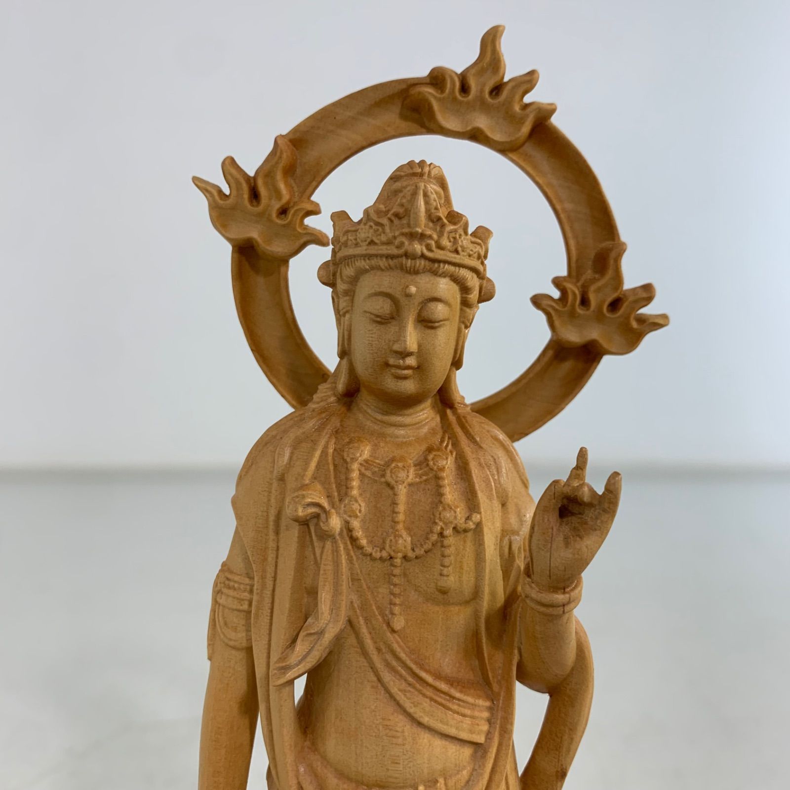 仏像 木彫 大勢至菩薩像 ツゲ 観自在菩薩 仏像置物 蓮台柘植 天然 立像 ツゲ 手彫り仏像 開運 祈る 仏教美術 細密彫刻 木製彫刻 職人ハンドメイド