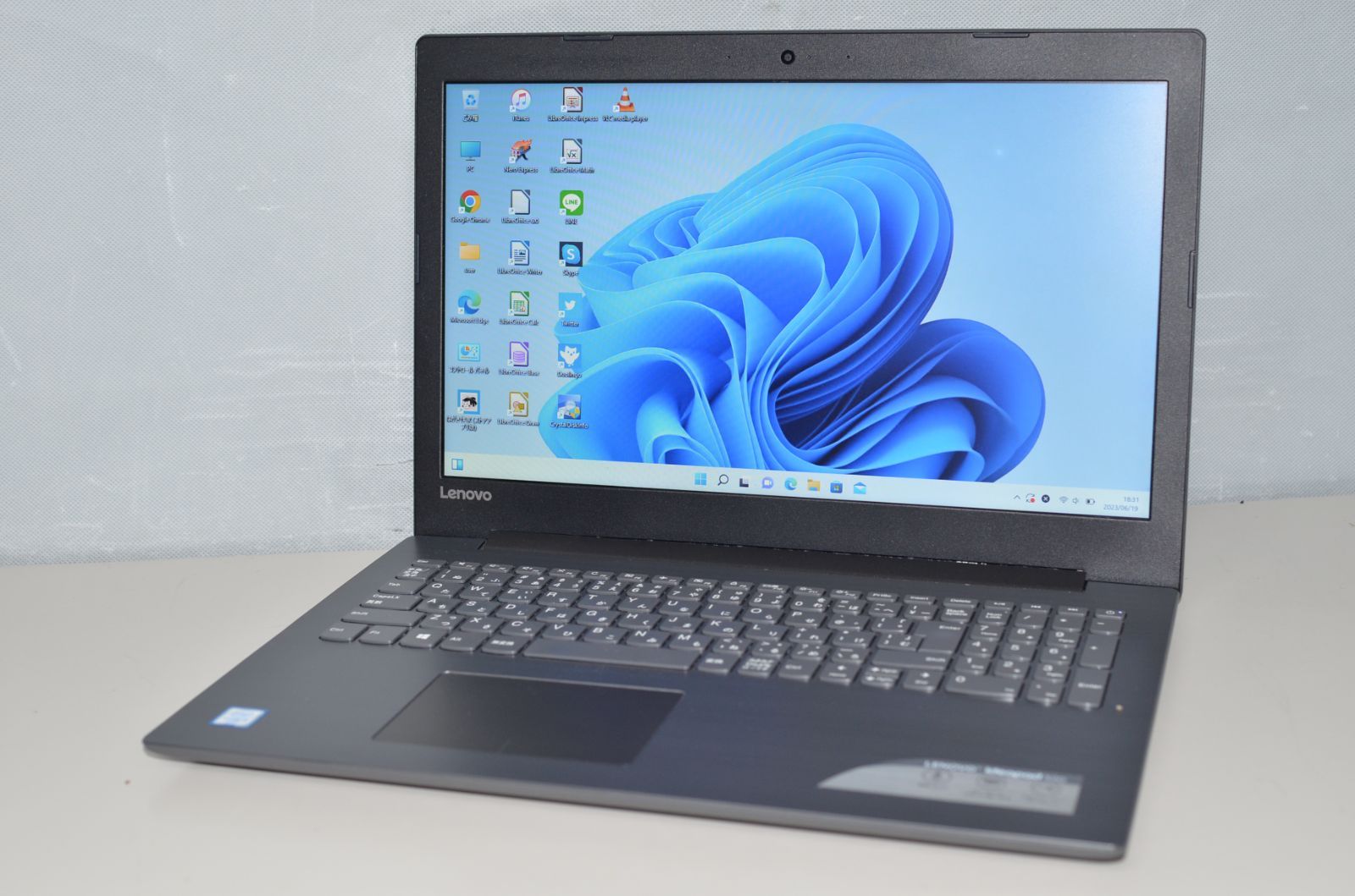 中古良品ノートパソコン Lenovo Ideapad 320 Windows11+office 新品爆速SSD256GB core i3-6006U/メモリ4GB/15.6インチ/WEBカメラ/DVDマルチ 中古良品ノートパソコン Lenovo Ideapad 320 Windows11+office 新品