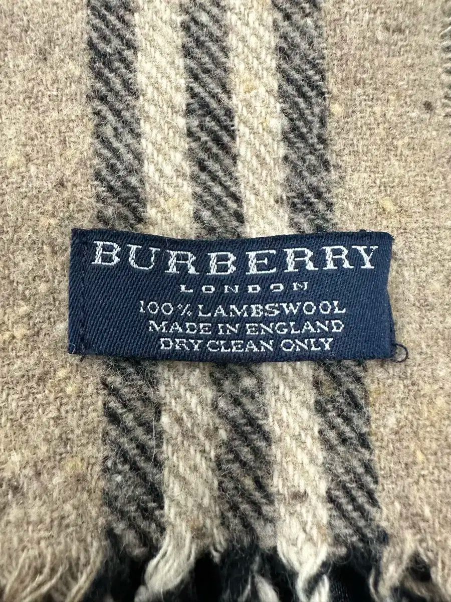 Burberry London バーバリー　マフラー ラムウール 美品 BURBERRY バーバリー マフラー ラムウール ギャル チェック
