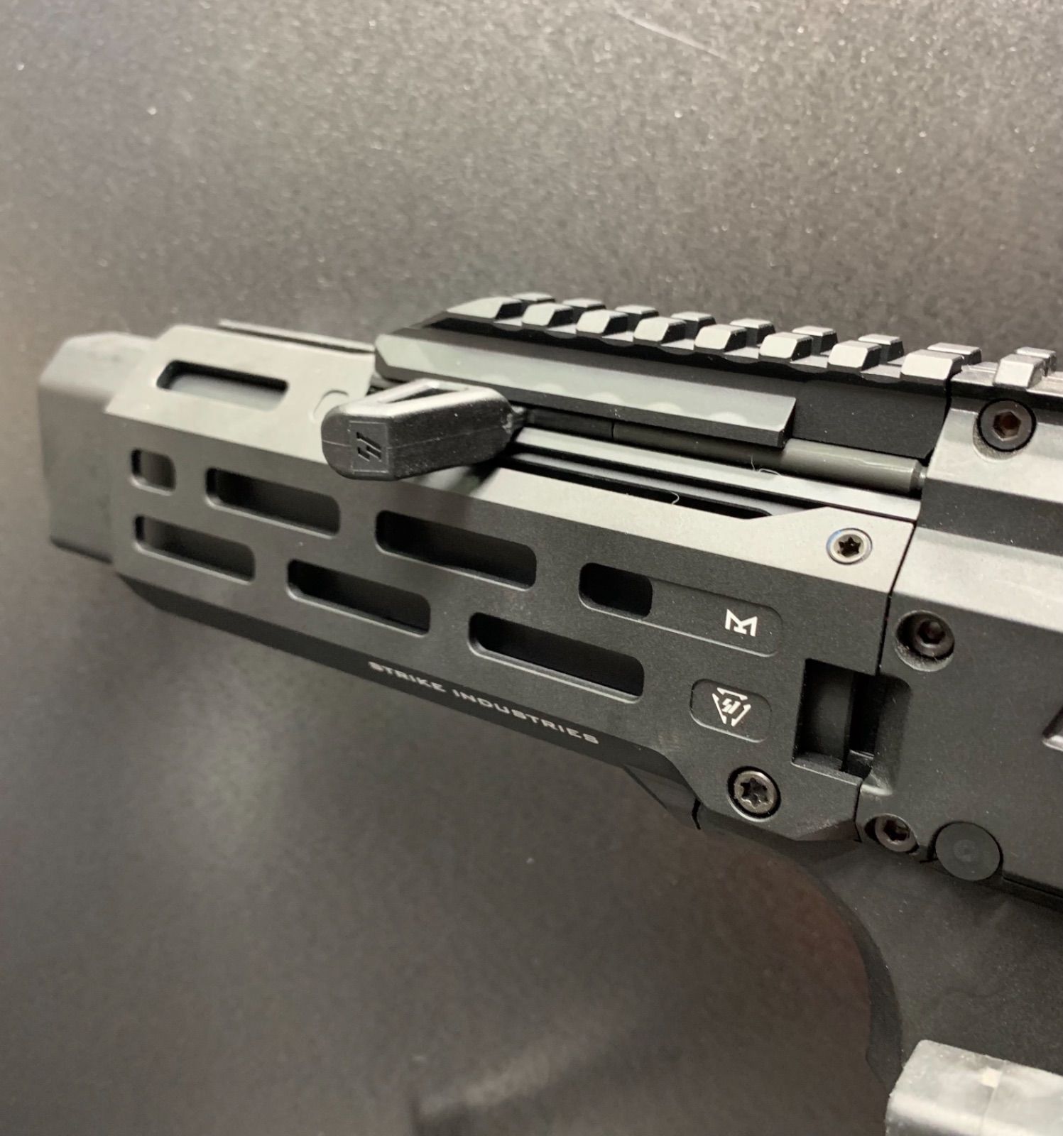 新品】 CZ Scorpion EVO3用 STRIKE 6″ HANDGUARD Black - メルカリ