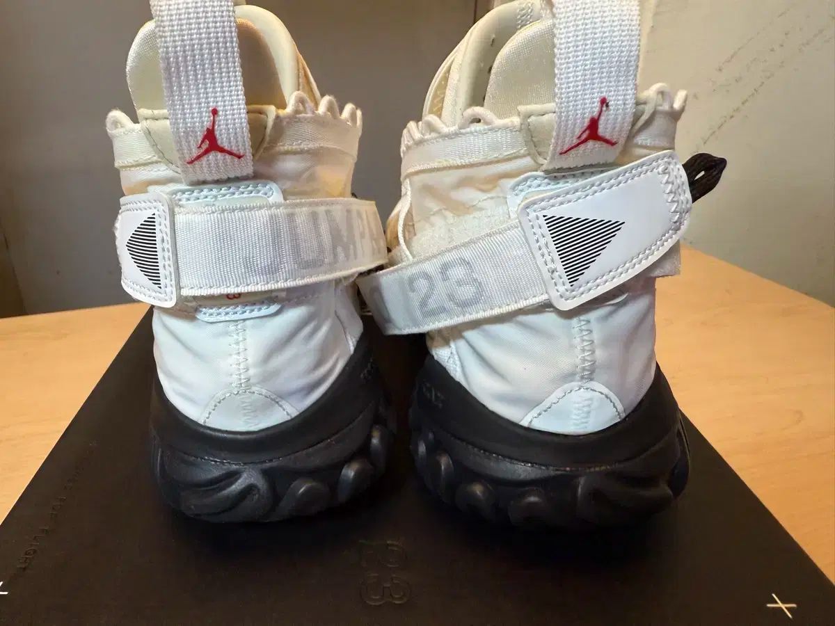 プロトリアクト バスケットシューズ