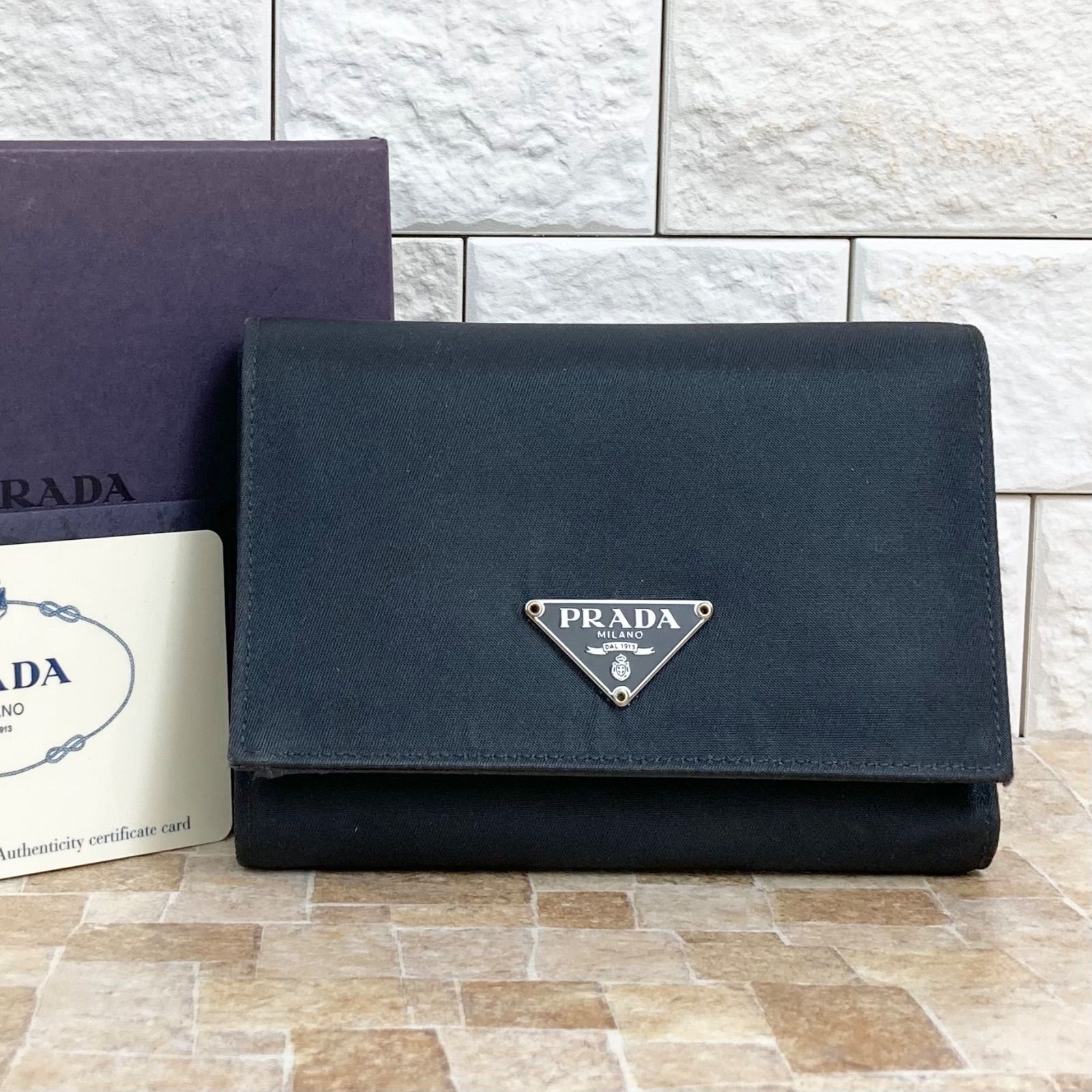 PRADA プラダ ブラック 三つ折り財布 箱付き PRADA プラダ 三つ折り