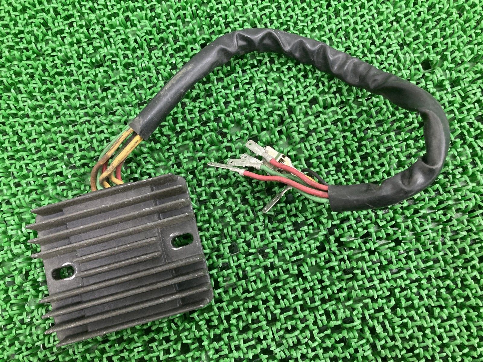 CBR954RR レギュレター ホンダ 純正 バイク 部品 SC50 CBR900RR レギュレーター レクチファイアー 修復素材に 【中古】 0 CBR954RR レギュレター ホンダ 純正 バイク 部品 SC50 CBR900RR