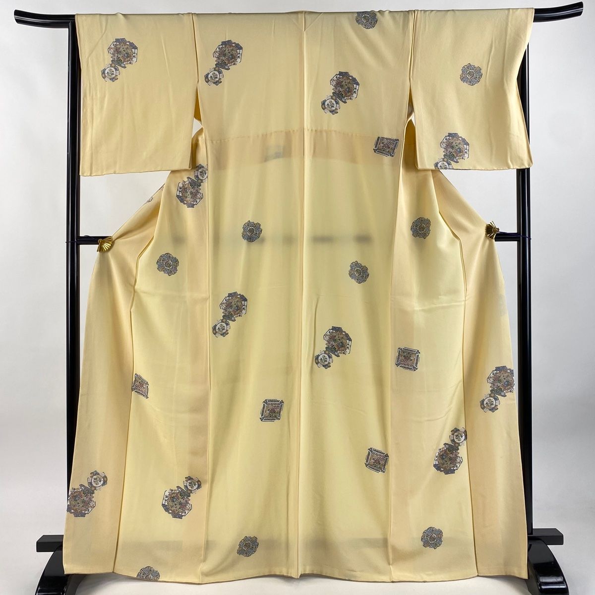 小紋 身丈168cm 裄丈66cm M 袷 加賀友禅 証紙 破れ絵皿 草花 薄黄 正絹 秀品