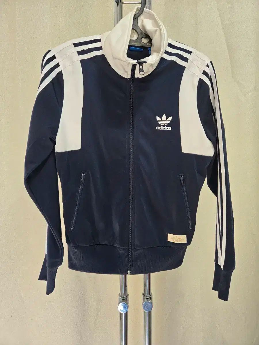 アディダス 3本線 ネイビー トラックジャージ