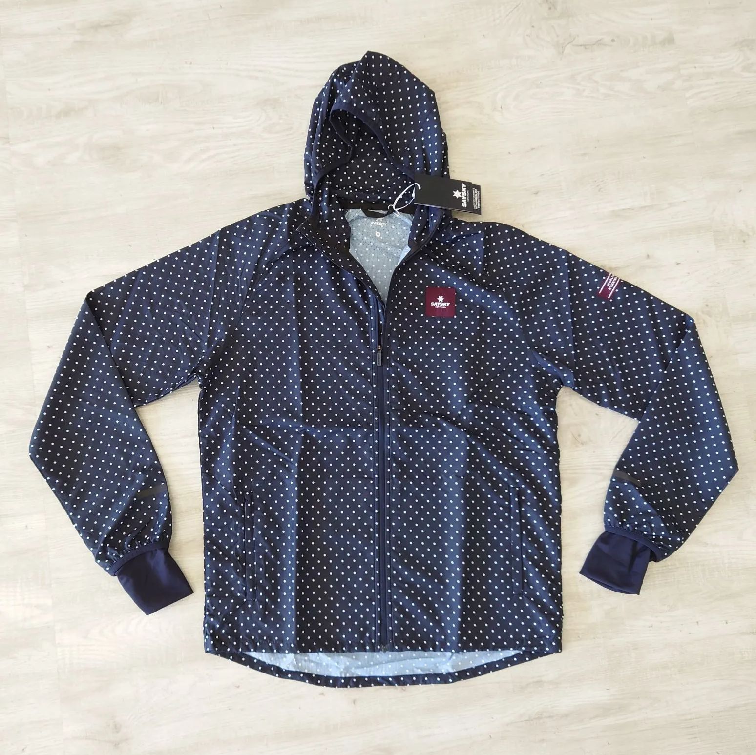 SAYSKY フード付きウィンドブレーカー バーガンディ ポケットフード