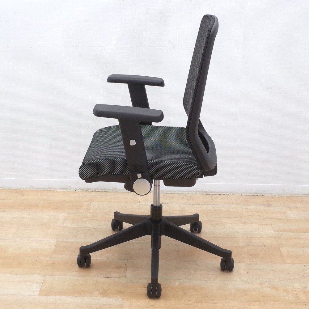 肘付オフィスチェア