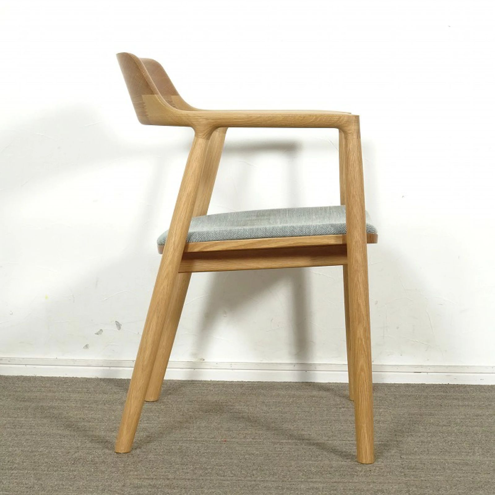 ヒロシマ アームチェア