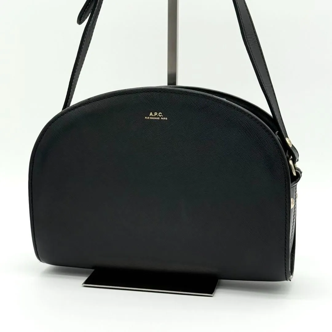 A.P.C. かごバッグ ナチュラル ブラック A.P.C. かごバッグ ナチュラル ブラック