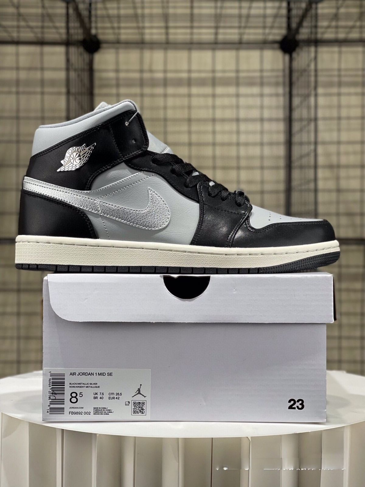 お値下げしました??即購入?? Nike Air Jordan 1 High Mid 箱付