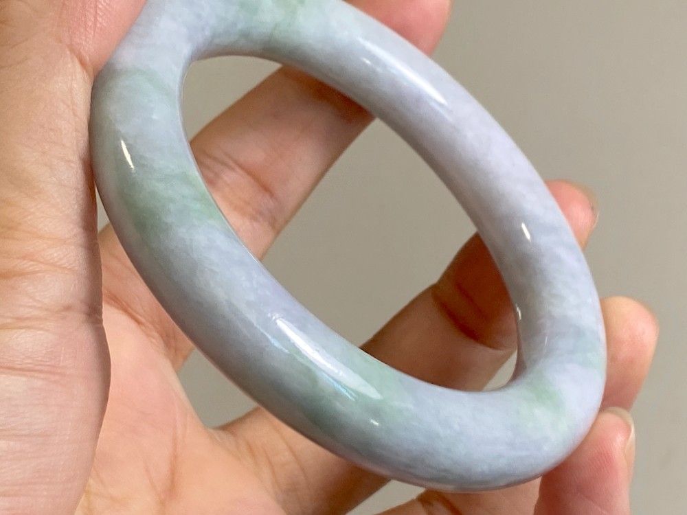 ミャンマー産翡翠　バングル　内径58ミリ jade bangle 58 size 天然翡翠バングル ☆ made in Myanmar