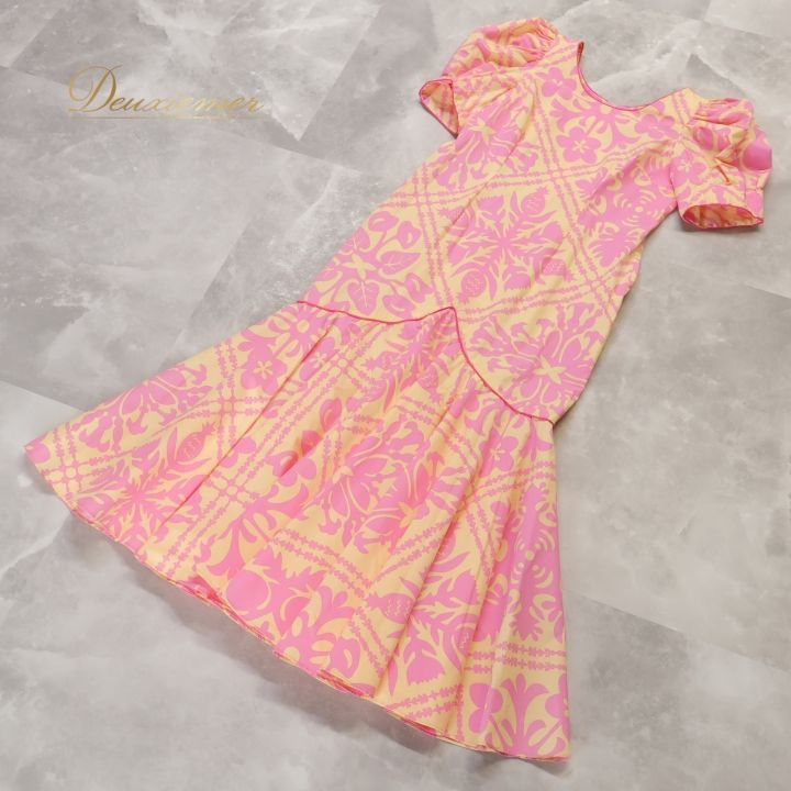 メネフネプランテーション。フラダンスドレス 花柄 ピンク系 メネフネプランテーション。フラダンスドレス 花柄 ピンク系