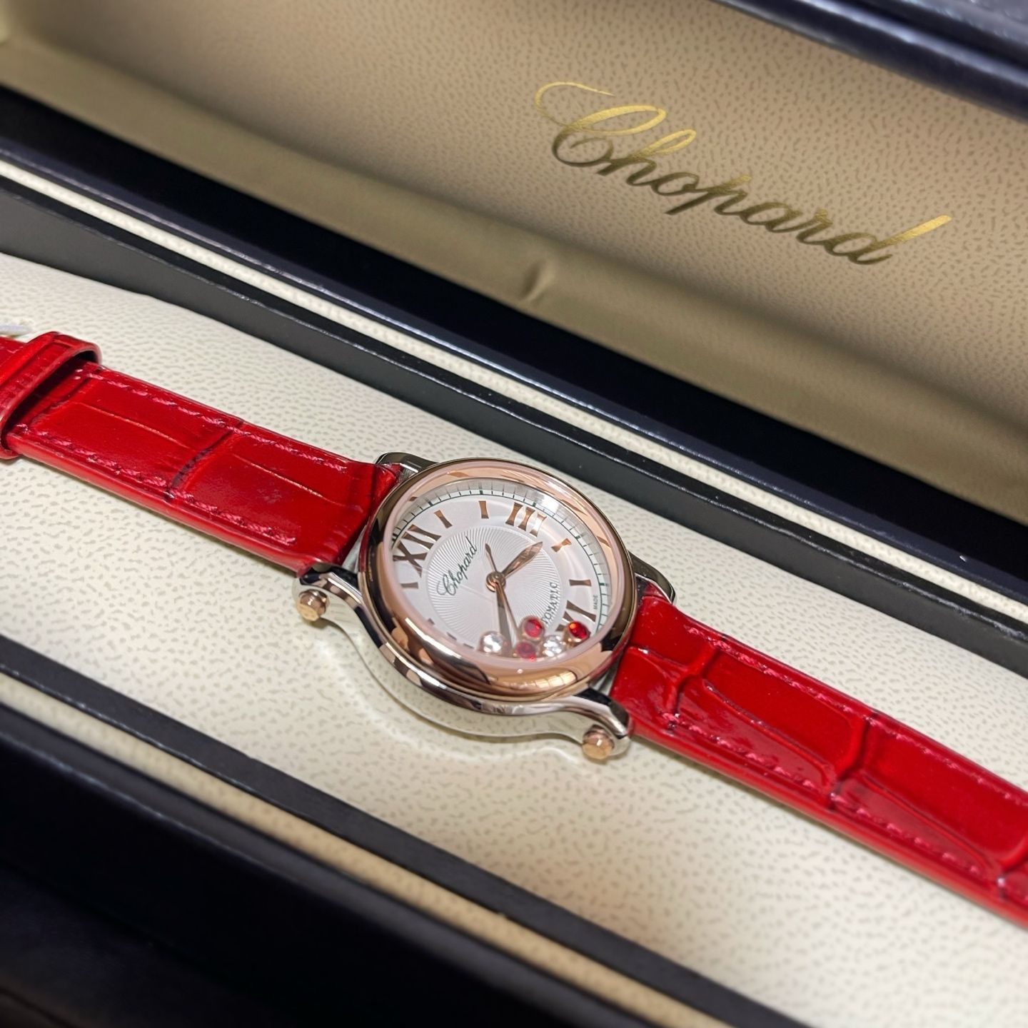 CARTIER カルティエ Happy Sport 5ダイヤモンド レディースウォッチ - ケース カード 袋付き ♥