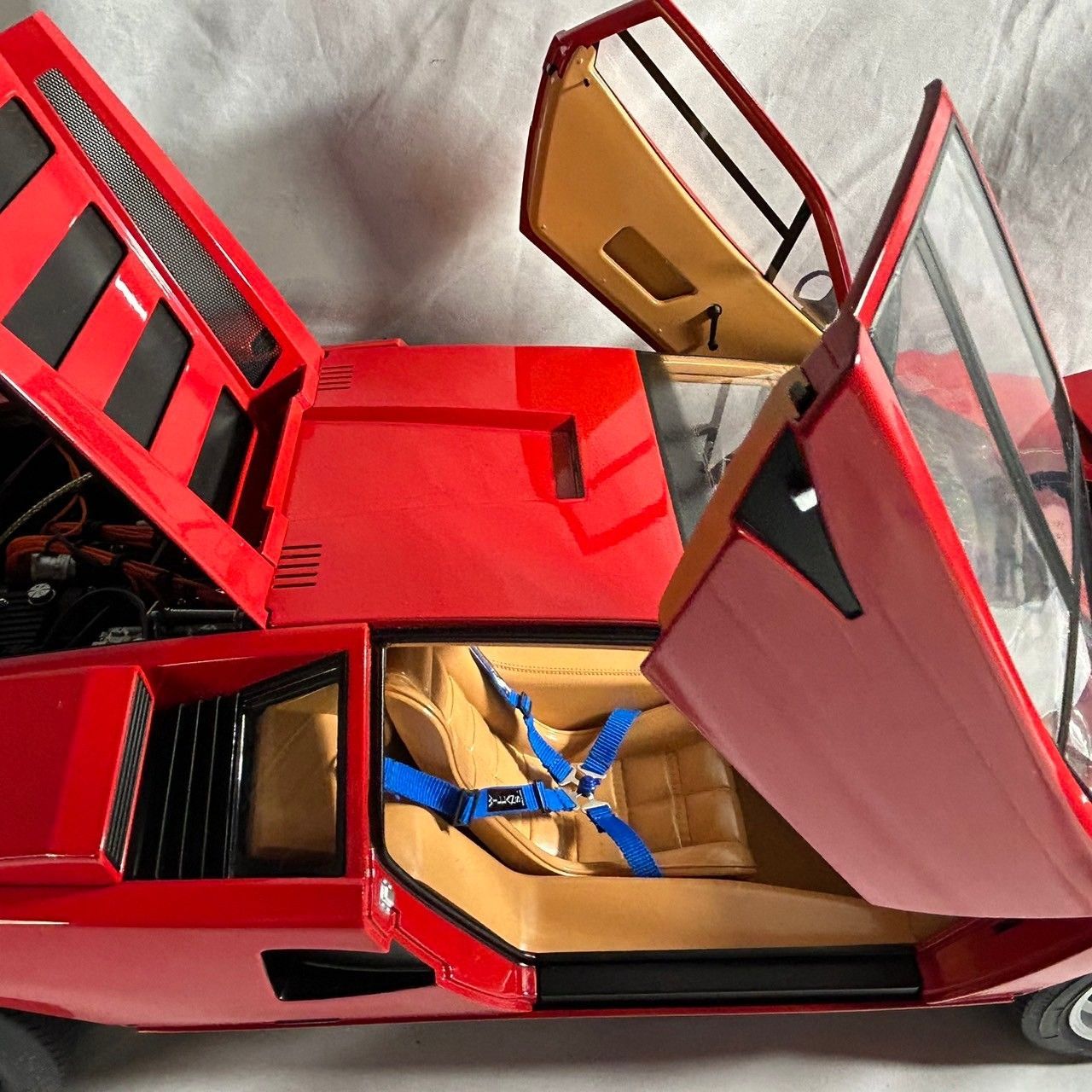 デアゴスティーニ ランボルギーニカウンタックLP500S とディスプレイ