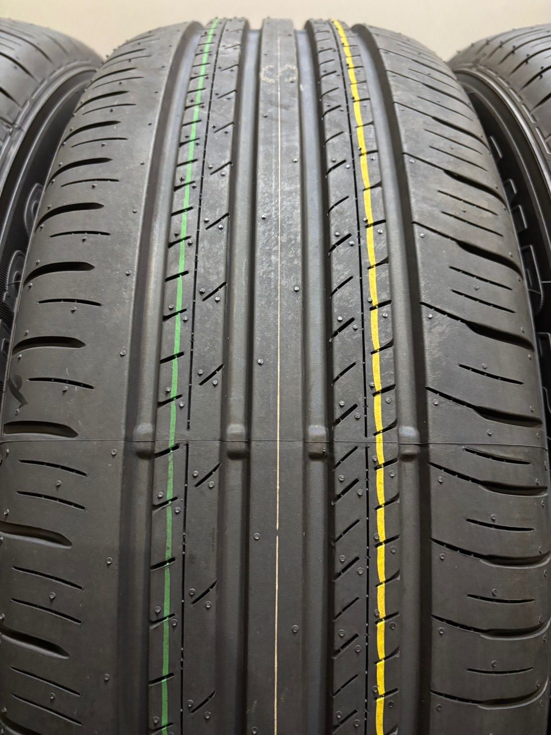 新車外し品 225|60R18