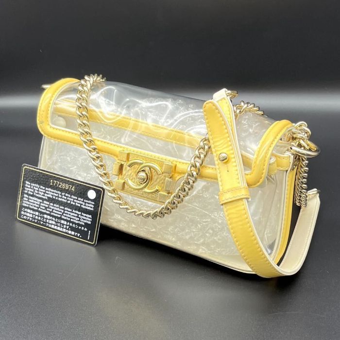 中古】美品 CHANEL ボーイ シャネル ロック 金具 エナメル × ビニール 