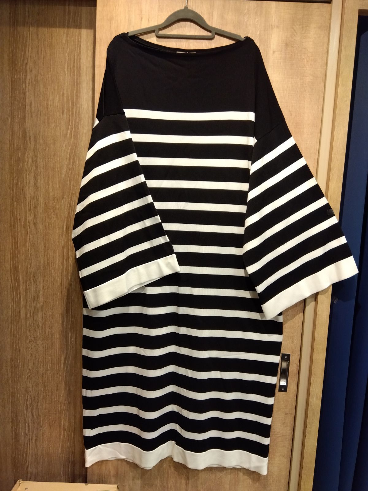 M08 ルフィル LE PHIL ♥ 定価￥38.500 黒 ブラック ボーダー 大人カジュアル 雑誌 ニット ハイゲージ ワンピース ロングワンピ ゆったり ボートネック