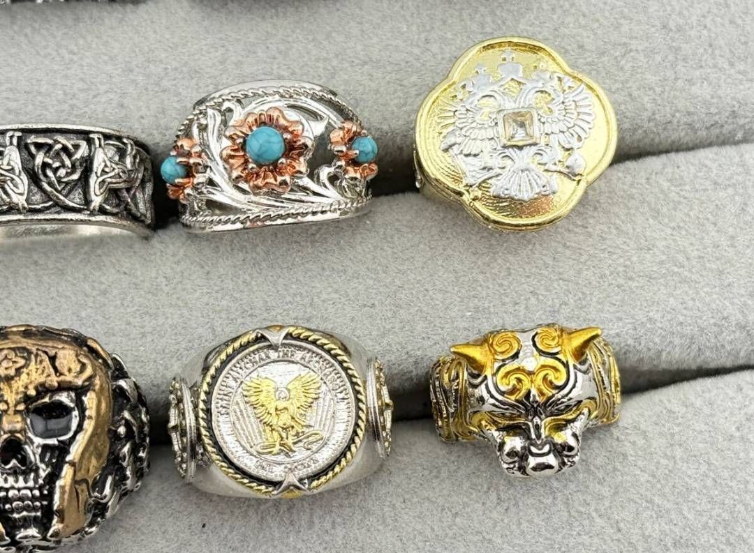 大量 装飾品