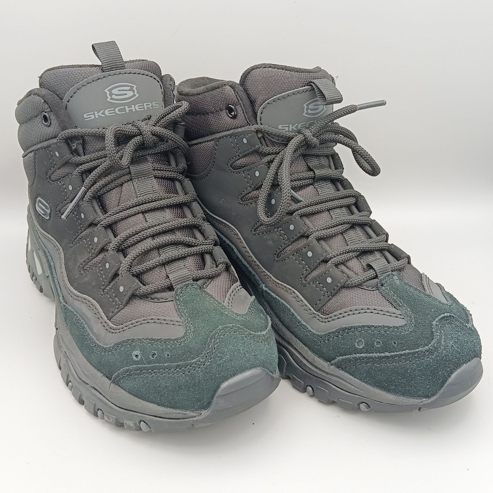 SKECHERS