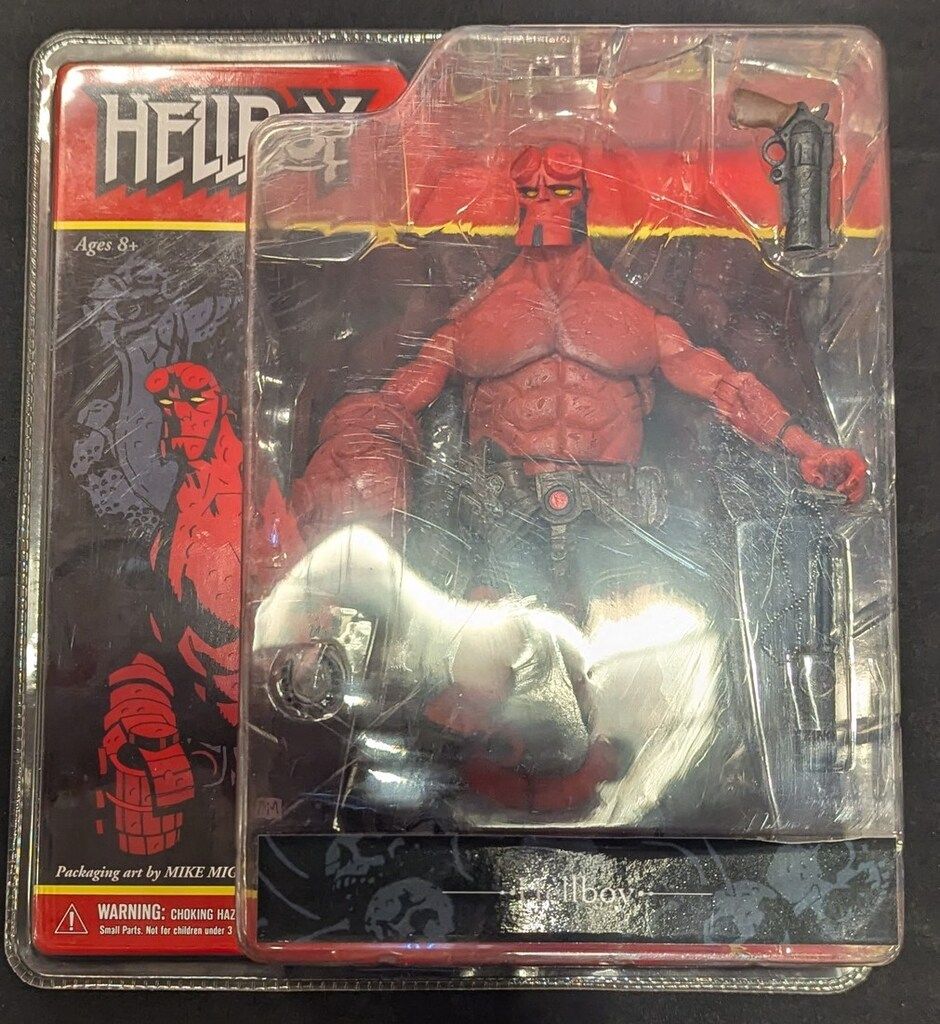 MEZCO ACTION FIGURES HELLBOY 口閉じ|コート無し 7インチ