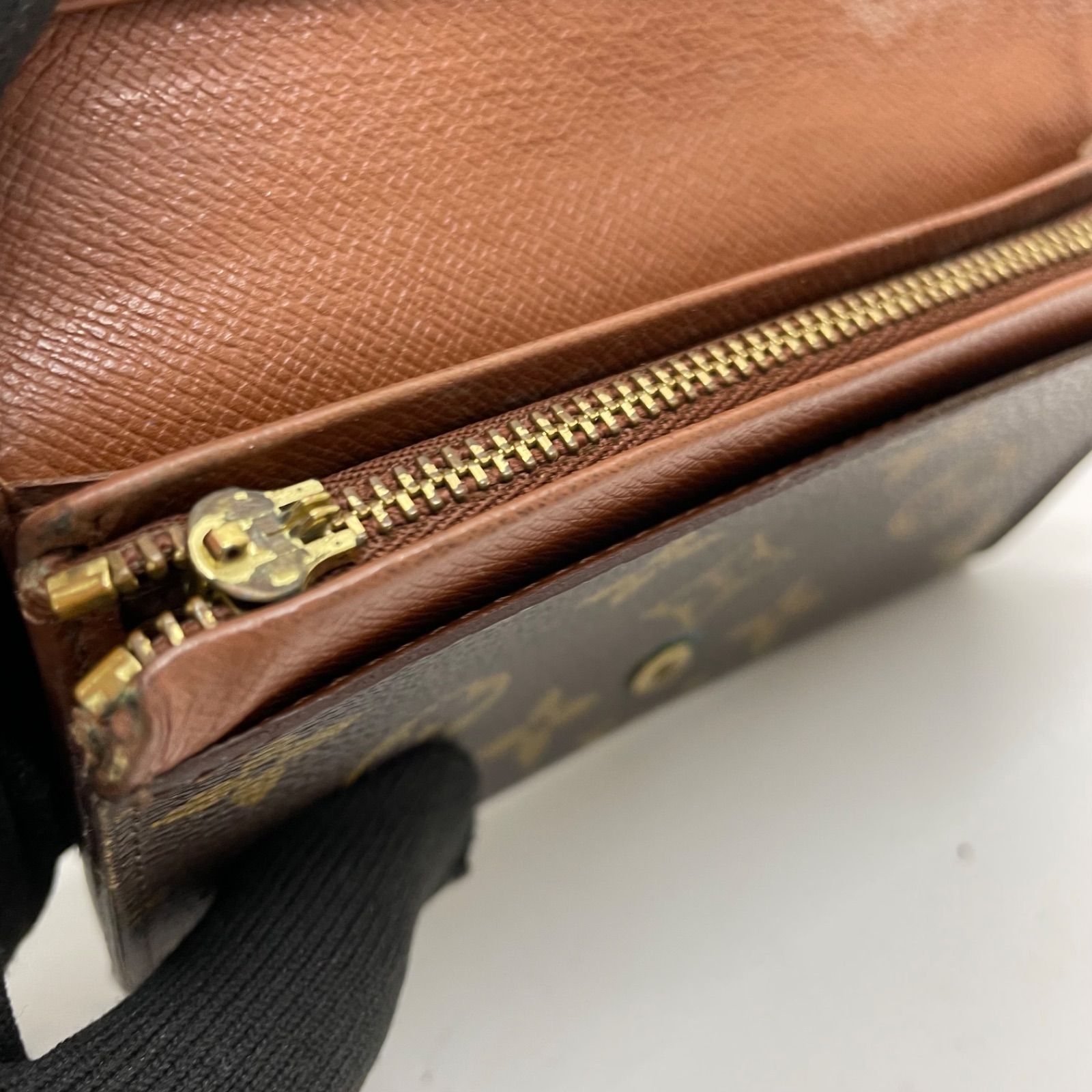 2298 LOUIS VUITTON ルイヴィトン モノグラム 折り財布