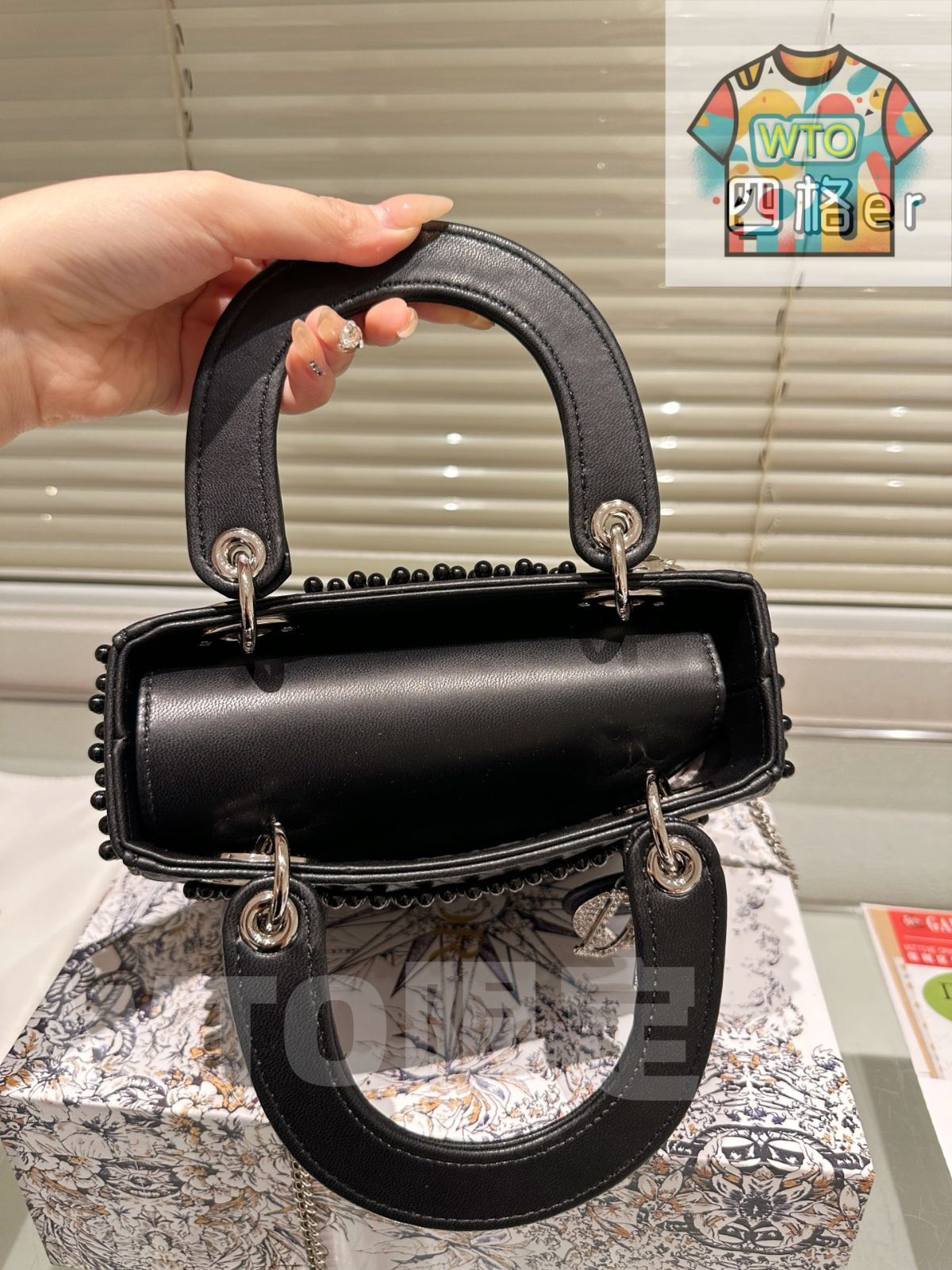 Dior トラベルバッグ ギフトセット 新品未使用】Dior Miss Diorギフトノベルティトラベルセット