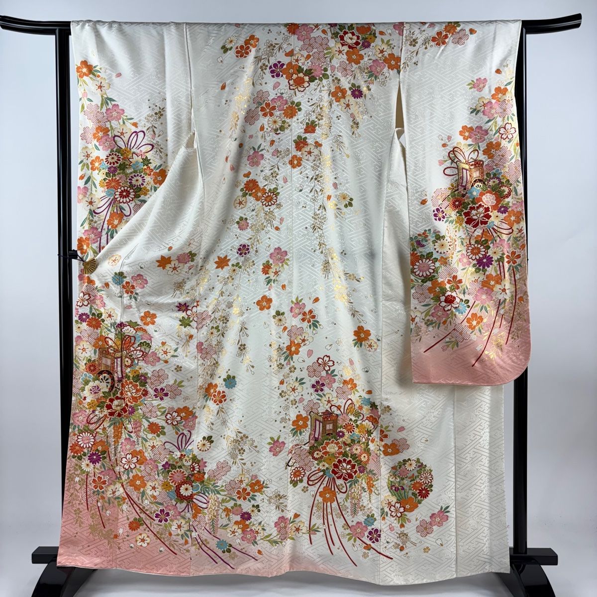 振袖 身丈164cm 裄丈64cm M 袷 御所車 牡丹 金糸 金彩 クリーム 正絹 名品