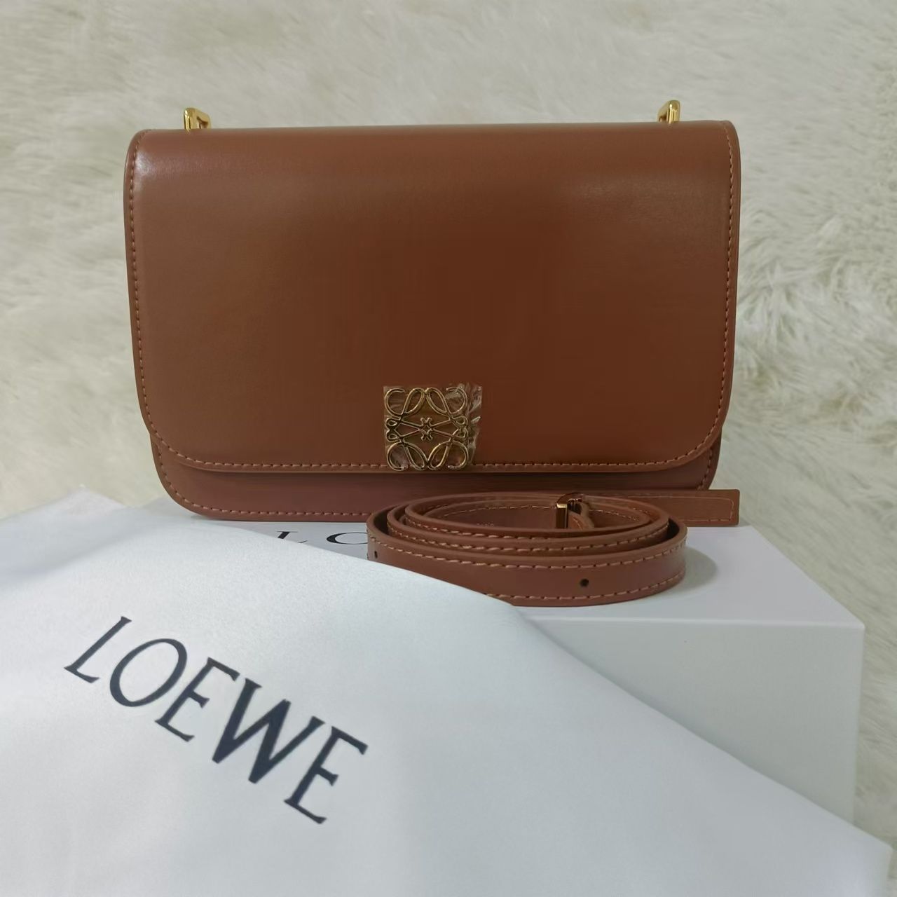 希少美品✨LOEWE ショルダーバッグ