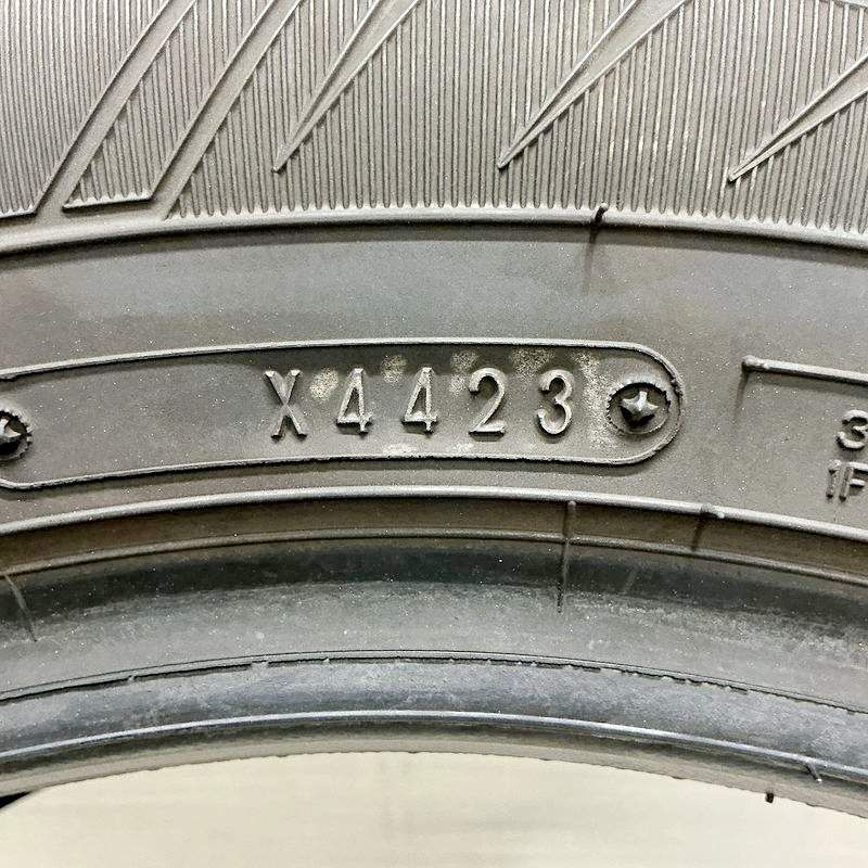 スタッドレスタイヤ