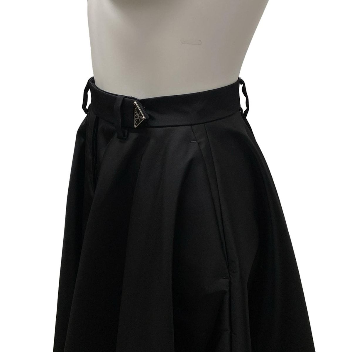 PRADA Re-Nylon プリーツスカート ブラック　36サイズ Prada Re-Nylon プリーツ スカート | ブラック | FARFETCH JP