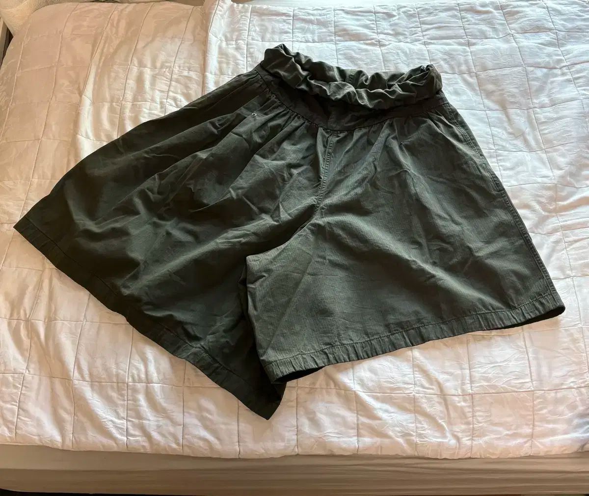 オープンワイワイ ロール ウェスト ショーツ カーキ M DECORATOM_COM_BR