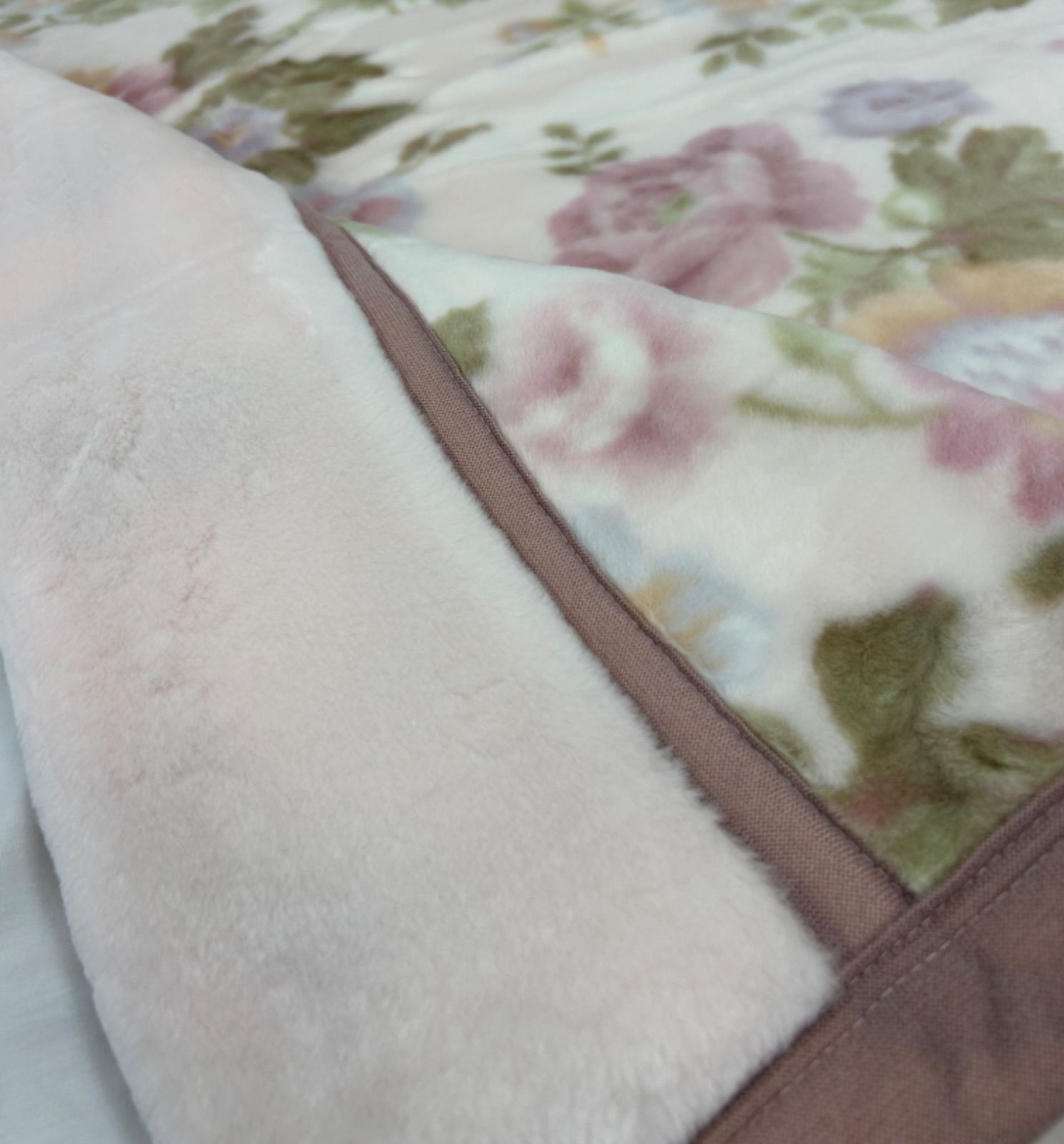 新品！日本製 新合繊アクリル衿付き合せ毛布Ｓサイズ - メルカリ