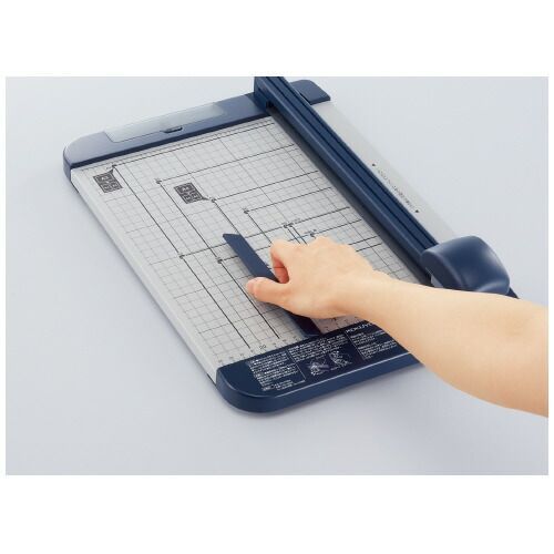 ペーパーカッター