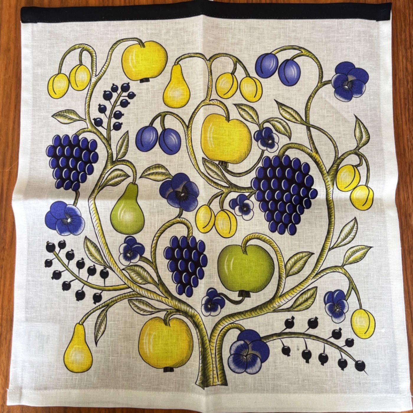 母の日希少新品日本未発売アラビアパラティッシ果樹園テーブル