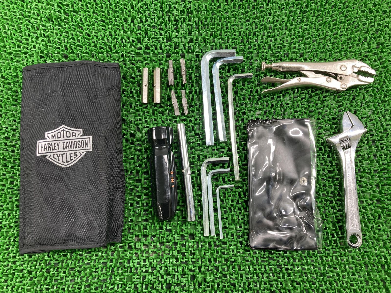 未使用品　ハーレー　純正工具セット　非売品 車載工具 ハーレー 純正 中古 バイク 部品 ツールキット 機能的