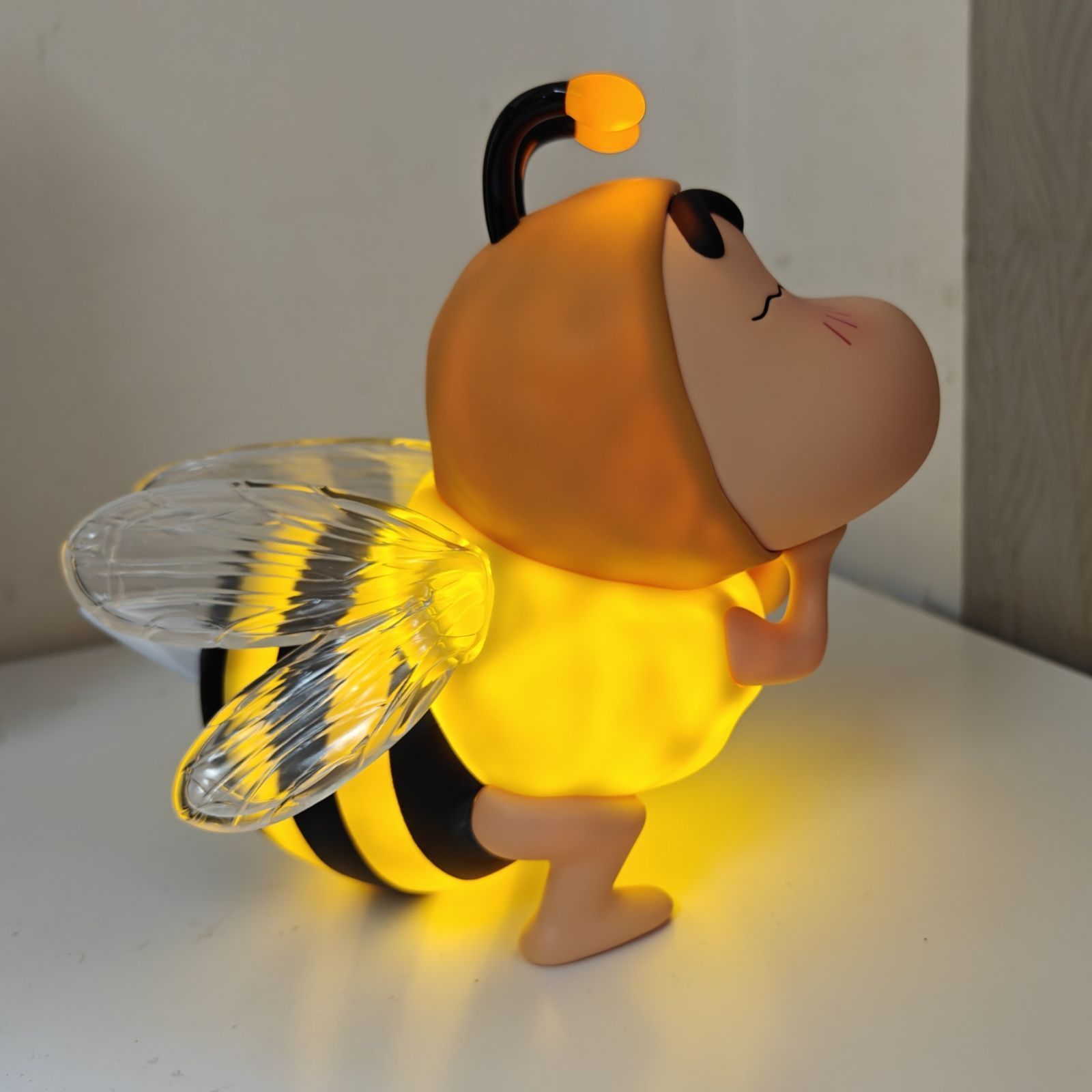 ホタルクレヨンしんちゃんランプ ライト 光る クレヨンしんちゃん ミツバチ コスプレフィギュア