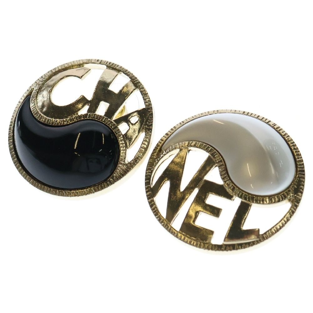 CHANEL シャネル 23年 クルーズコレクション ロゴ ラウンド 両耳ピアス ブラック|ホワイト|ゴールド A23C