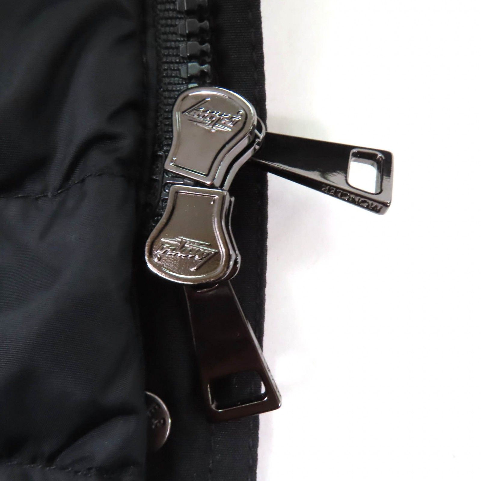 MONCLER モンクレール ダウン ベルト 美品☆MONCLER モンクレール ベルト・ロゴワッペン・フード付