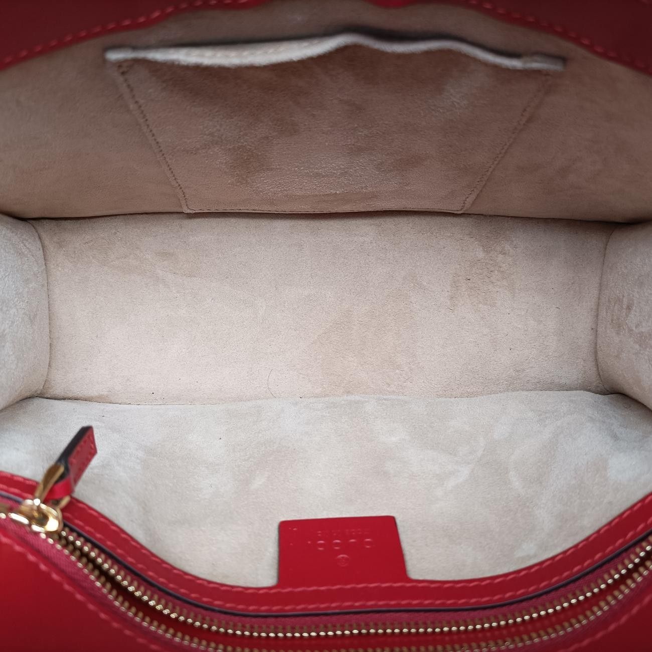 グッチGucciシルヴィレッド×ネイビーレザー421882I023030035