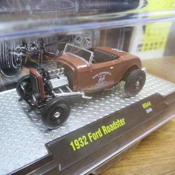 M2 MACHINES 1:64 MOONEYES EQUIPPED 1932 Ford Roadster ムーンアイズ