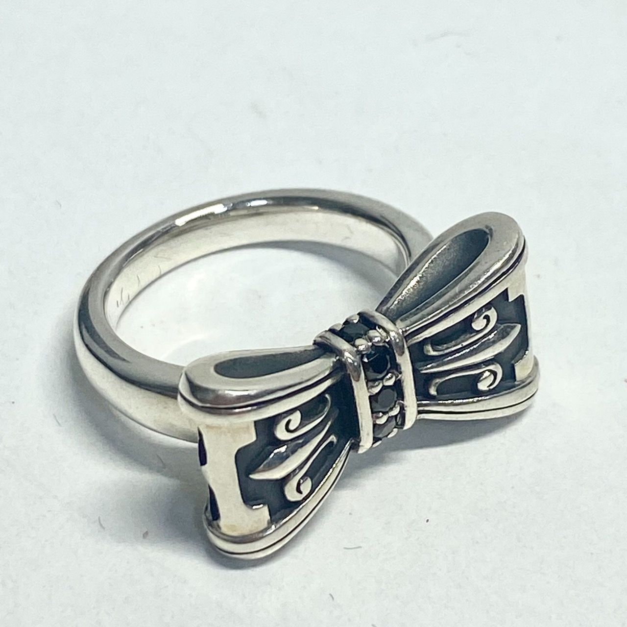 美品】JUSTIN DAVIS ジャスティン デイビス リング 指輪 リボン 美品】JUSTIN DAVIS ジャスティン デイビス リング 指輪 リボン