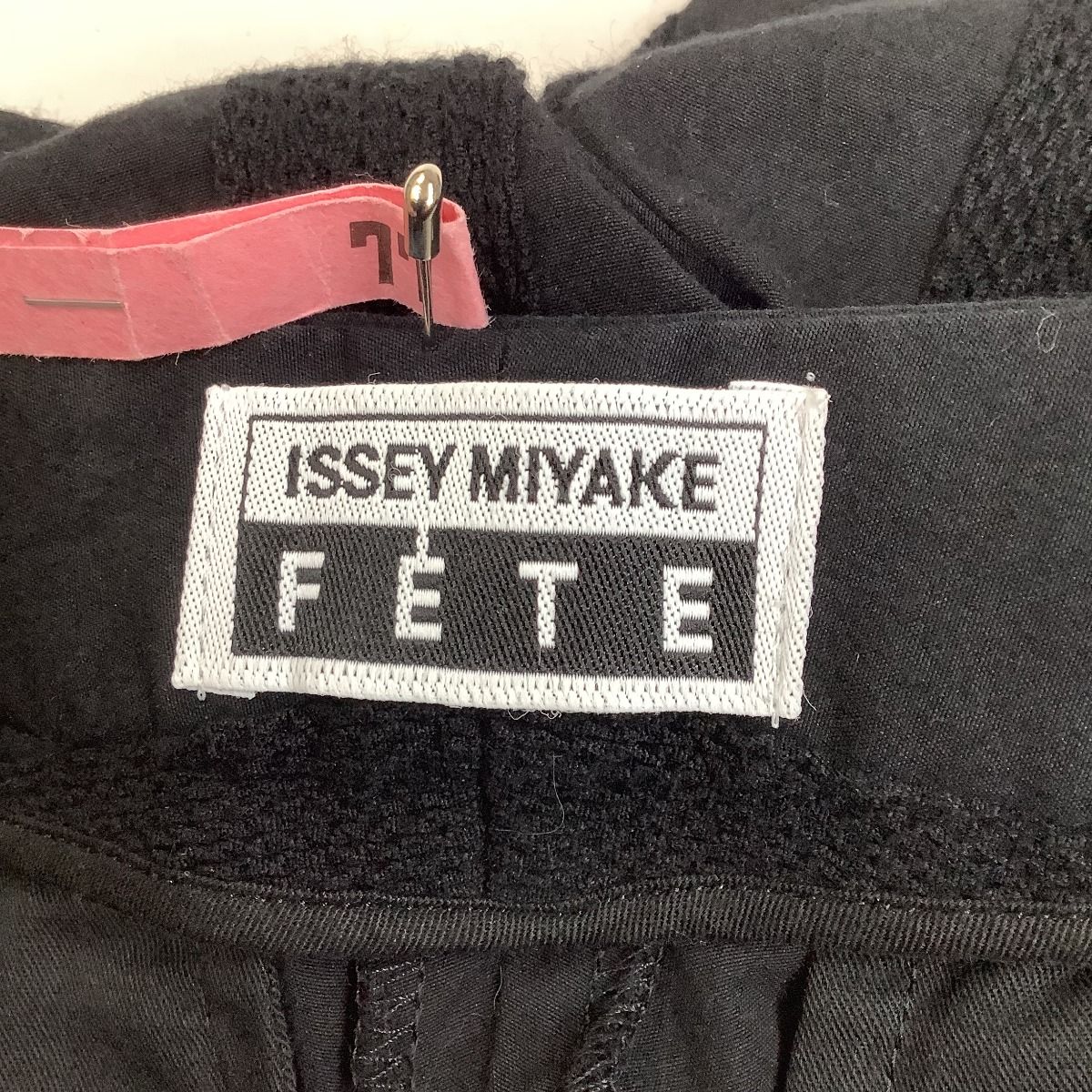 ISSEY MIYAKE イッセイミヤケ パンツ SIZE 2 IF84FF007 ブラック DECORATOM_COM_BR